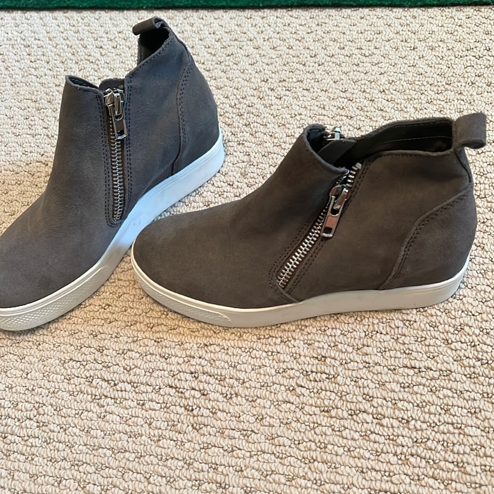 Steve Madden wedgie sneaker